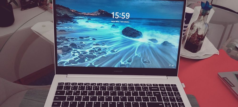 Notebook Samsung como novo poucas marcas de uso