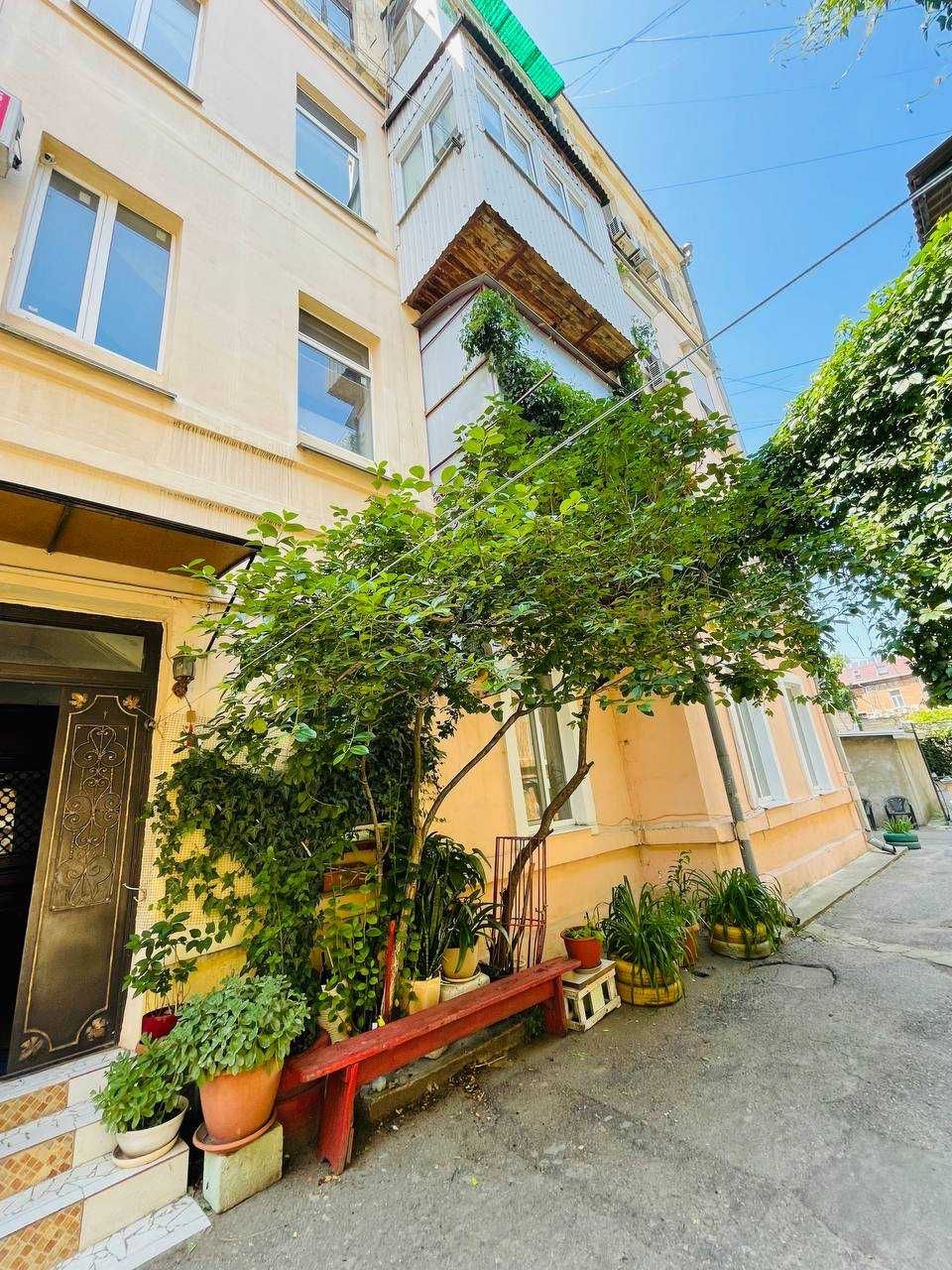 Продам 4-кімнатну квартиру в самому серці Одеси вул. Базарна!