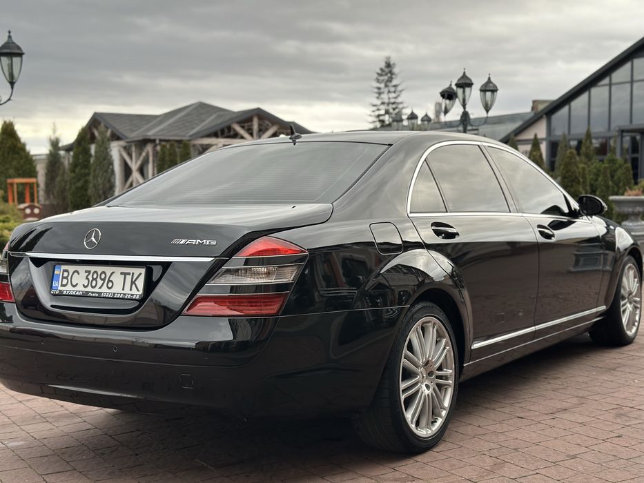 Mercedes S-class W221