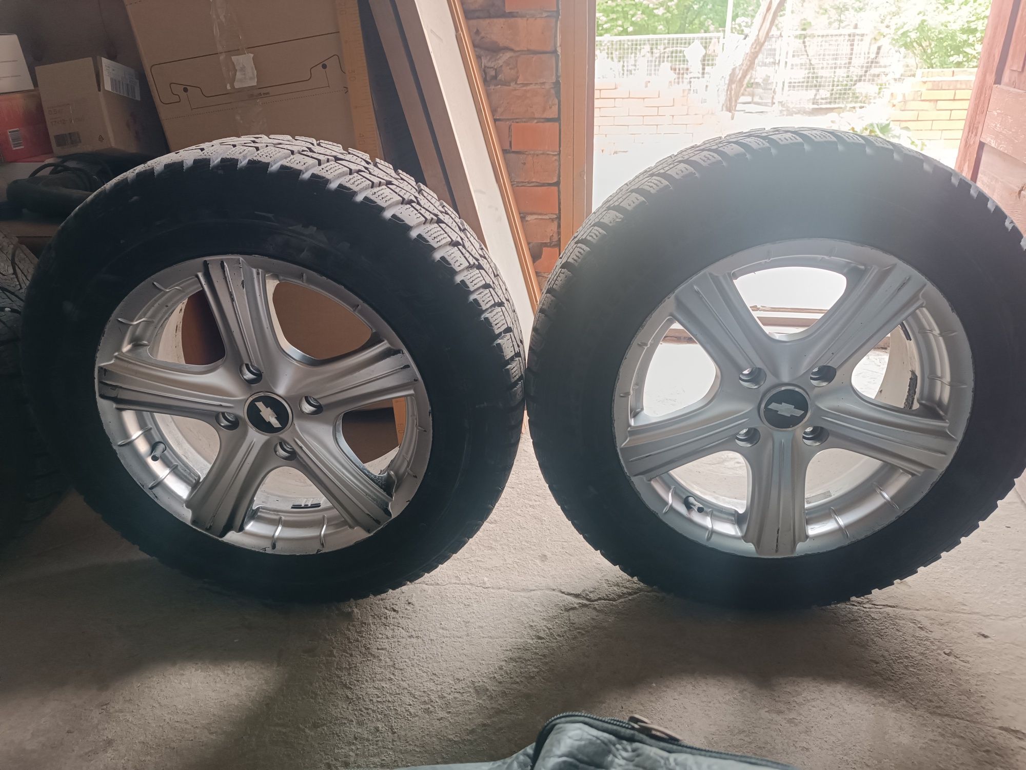 Продам титановые диски r15 с зимней 195/65  резиной