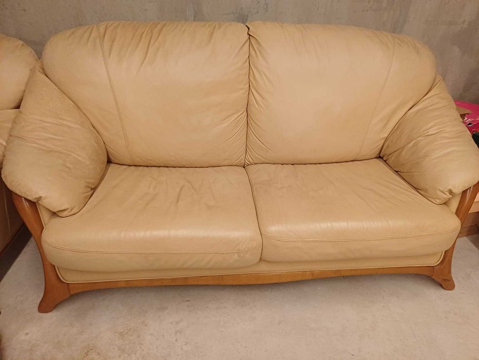 Conjunto de sofás em pele