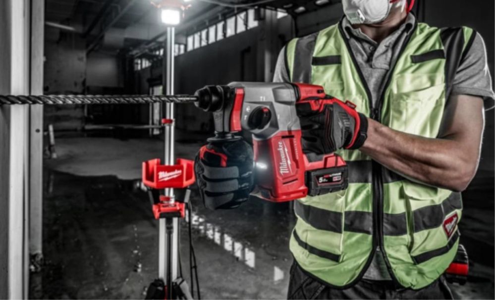 Аккумуляторний перфоратор 2.3 Дж Milwaukee M18 BLH-0