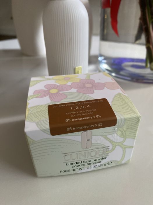 Puder sypki clinique blended face 05 transparency