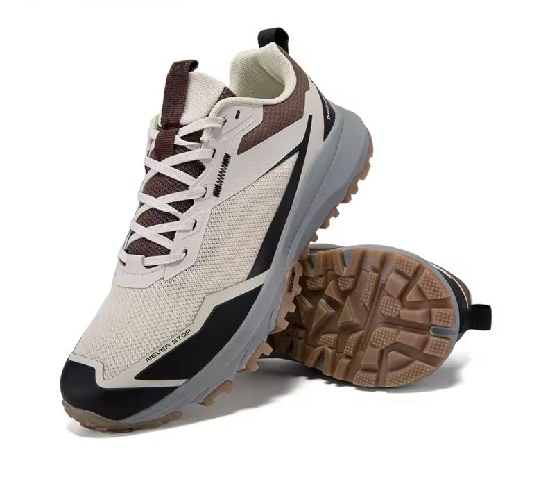 Нові кросівки з біркою