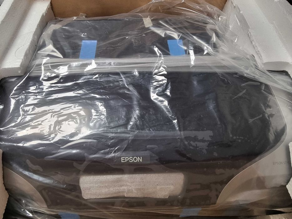 Nowa drukarka EPSON Stylus Photo R800 z głowicą DX5.