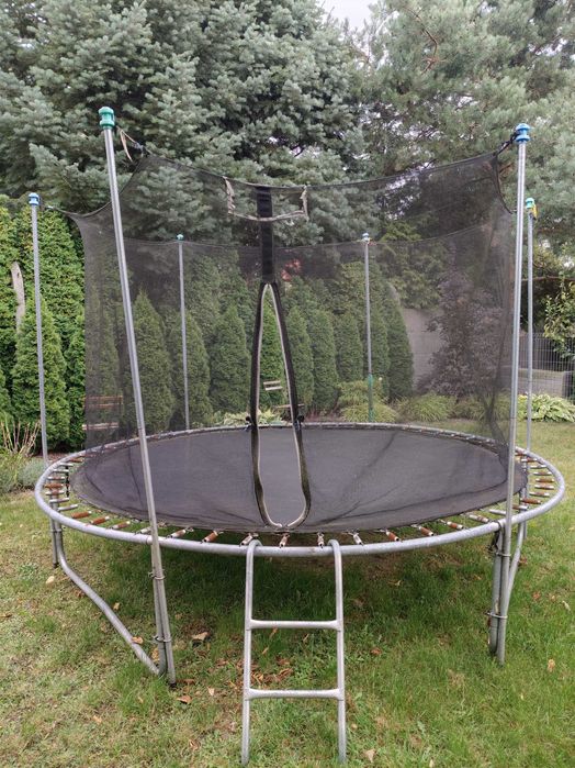 Trampolina ogrodowa