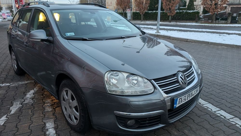 2x Golf 5 1.6 MPI + LPG  butla  w kole aż 70L  extra wersja  dobry