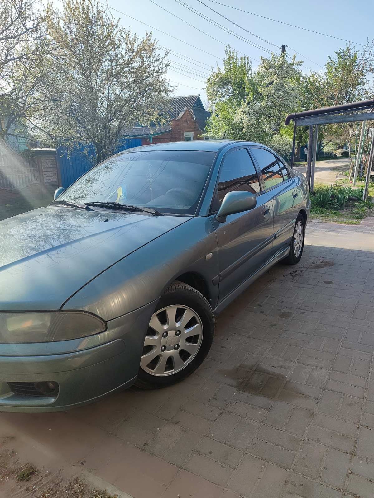 Mitsubishi Carisma ресталінг 2003