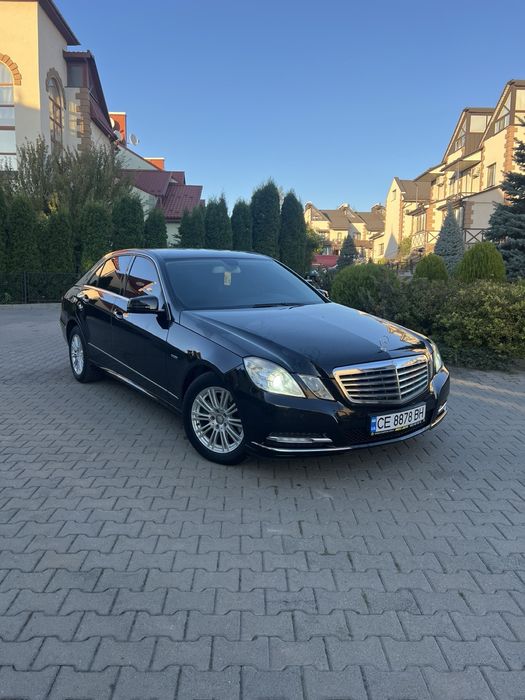 Mersedes-Benz  E212