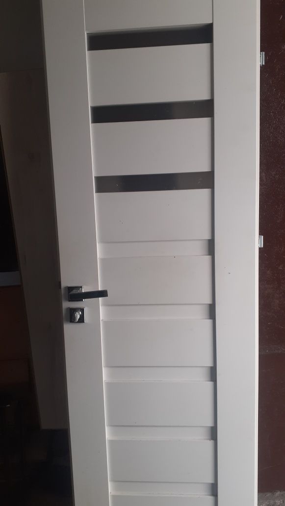 Drzwi  60 lewe  biale