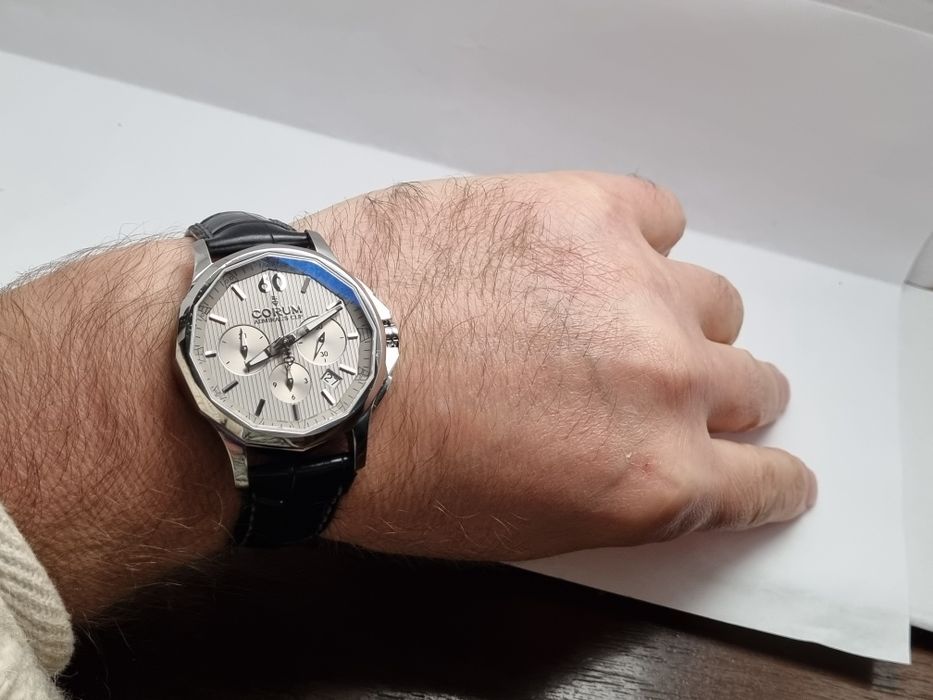 Часы corum admiral's Cup legend