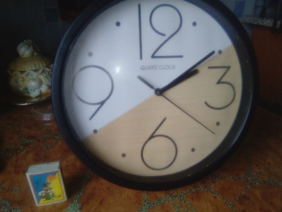 Часы настенные.Не дорого.