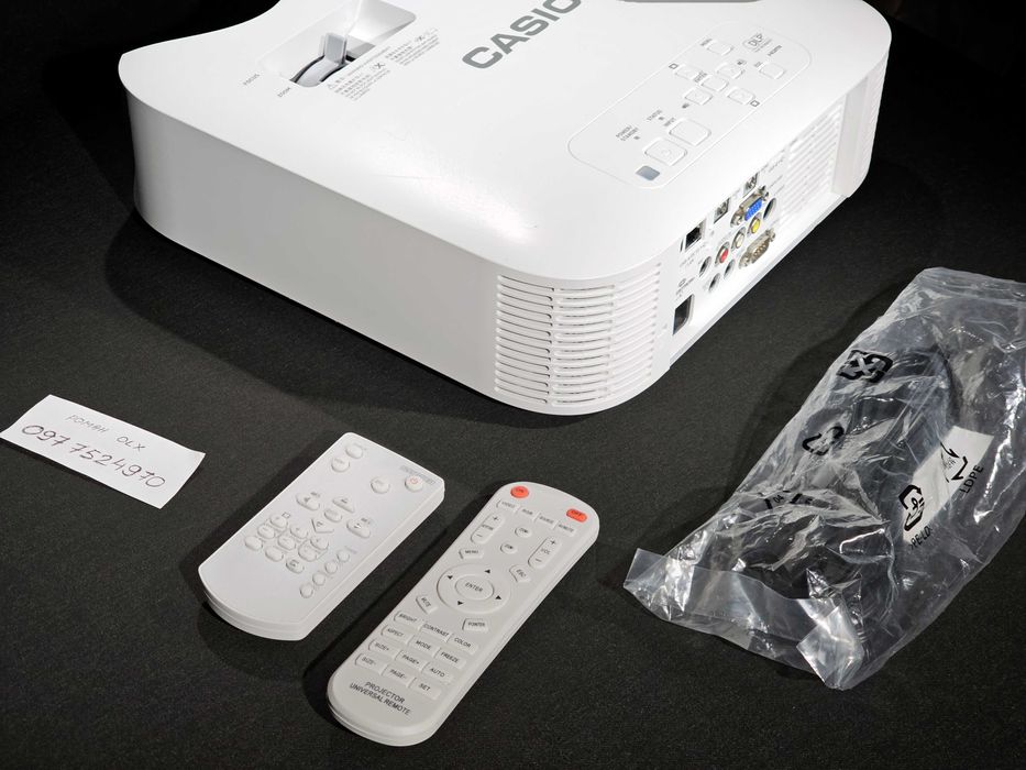 Лазерний LED Проектор CASIO XJ-F10X для шкіл та університетів 3300 люм