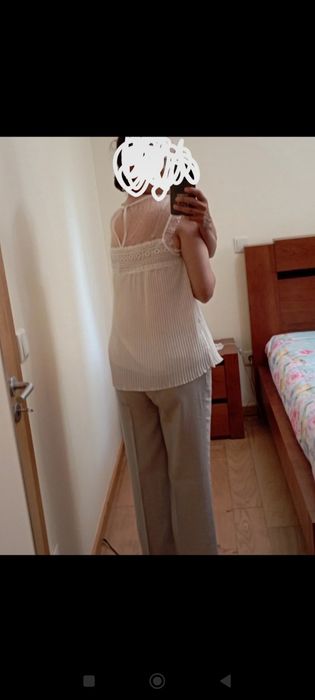 Blusa  branca com tecido bordado transparente
