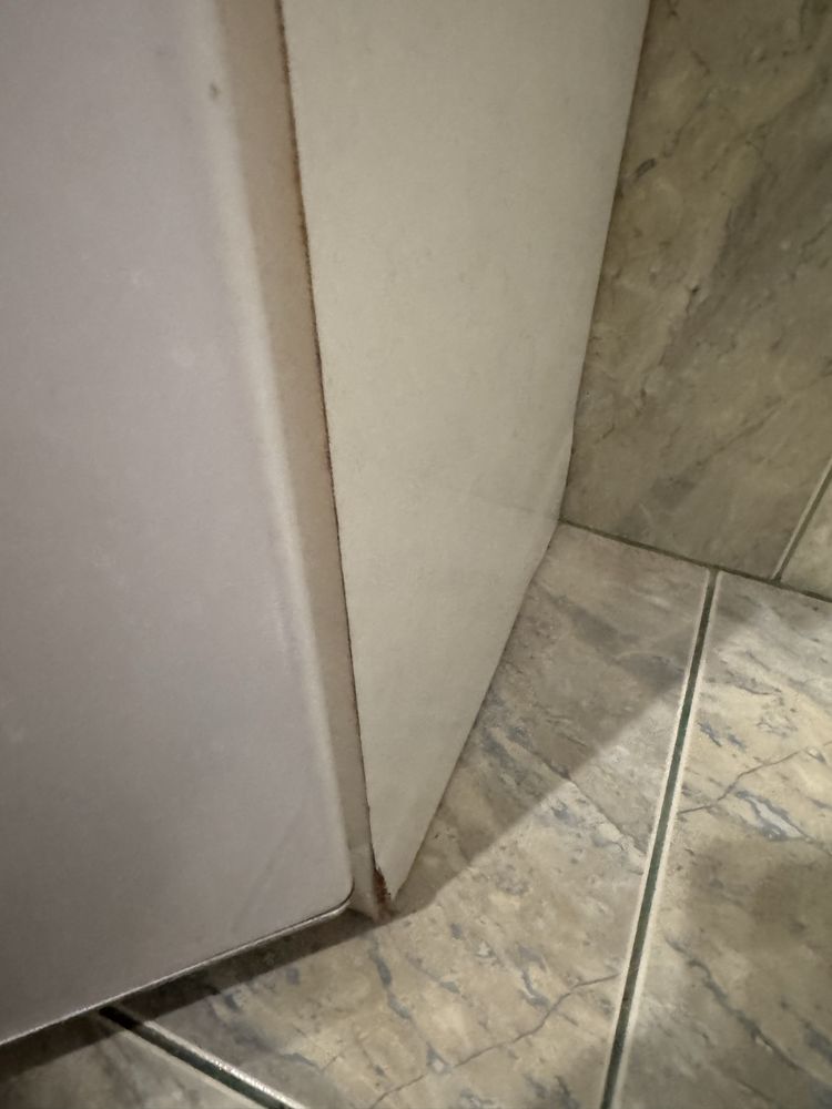 szafka łazienkowa biała narożna