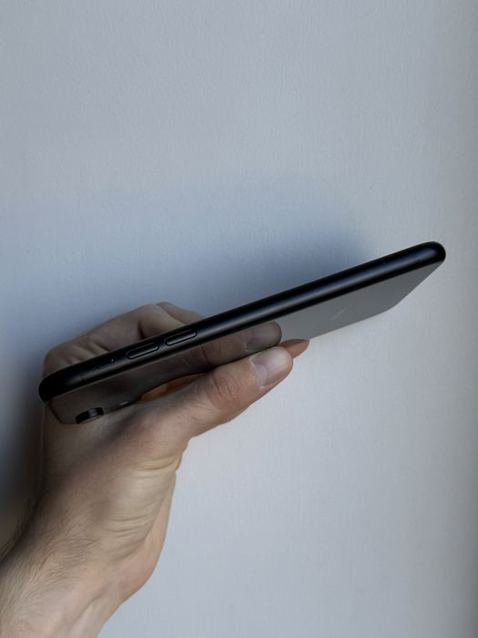 iPhone XR 64 Gb Black Neverlock АКБ 94% Отличное состояние