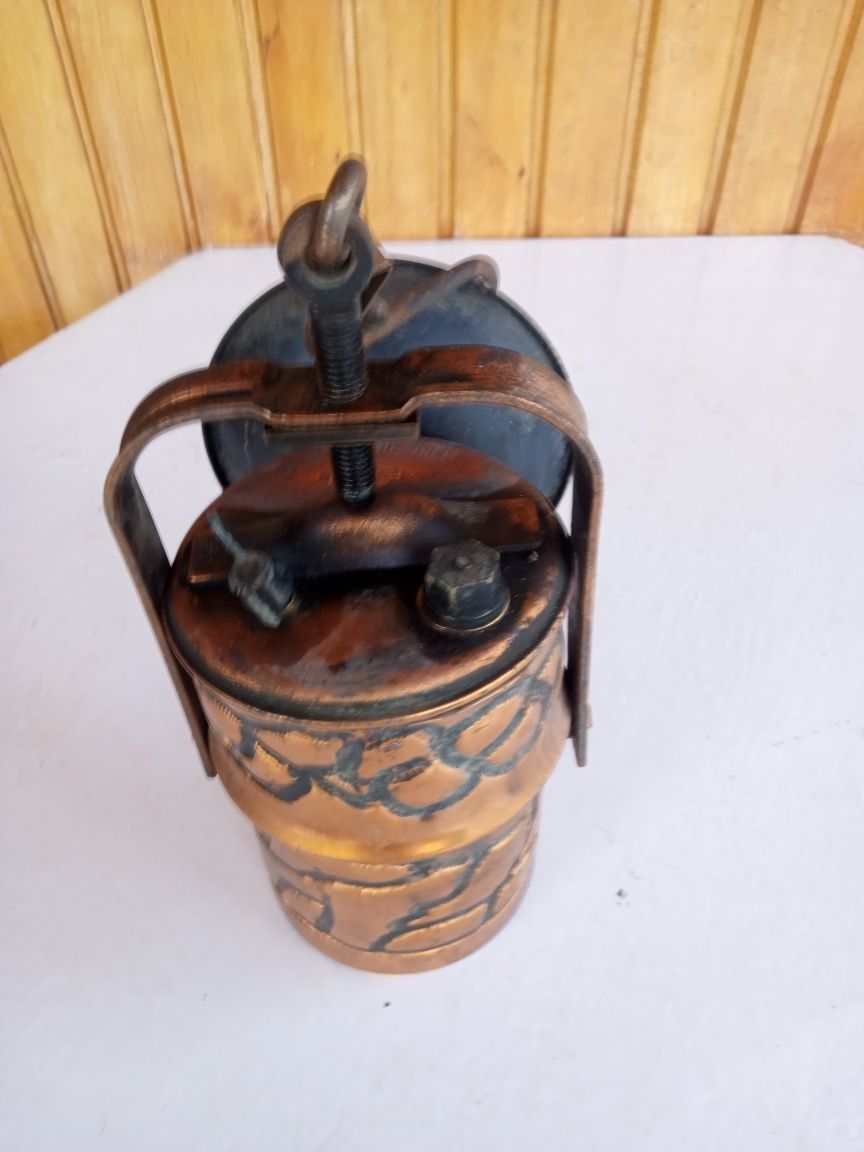Stara lampa karbidowa
