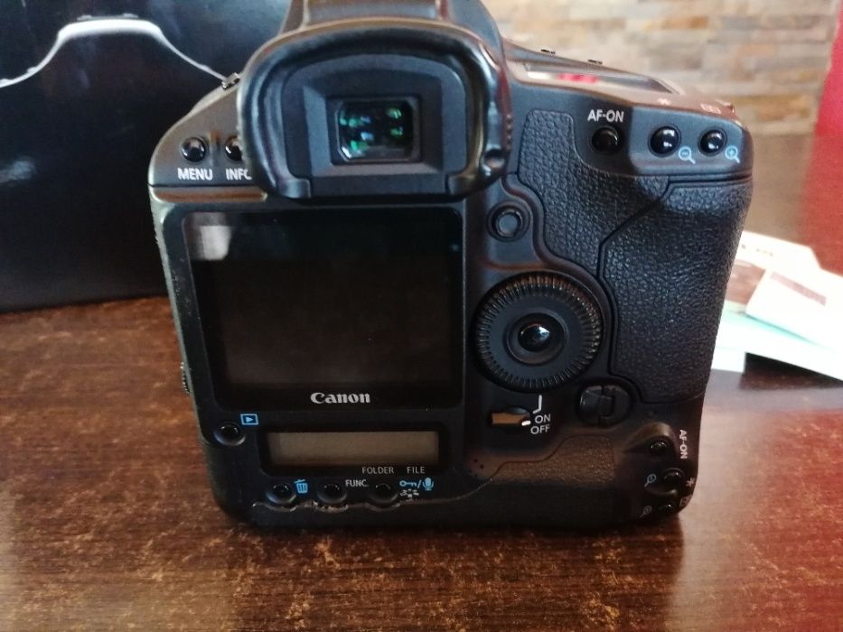 Canon EOS 1D Mark III