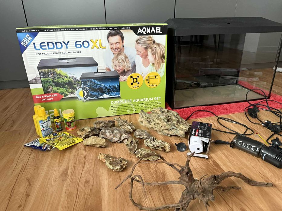 Akwarium Aquael leddy dzień noc 72l i dodatki
