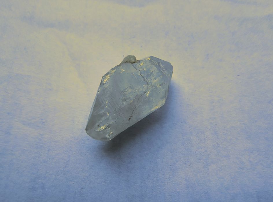 Kamień szlachetny, kryształ górski.