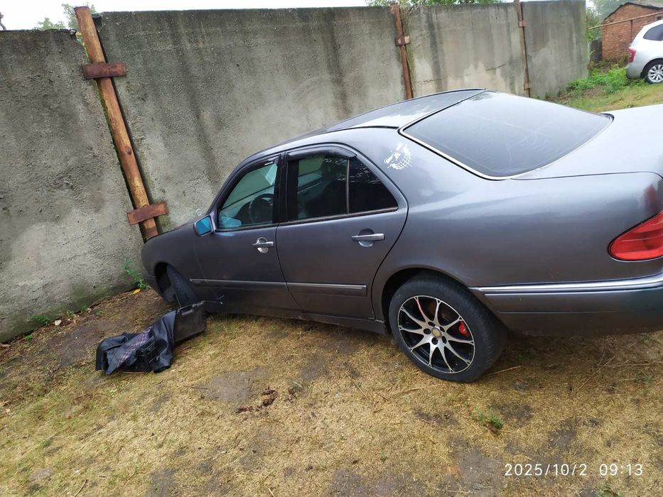 Продам Мерседес 210 2.2 дизель