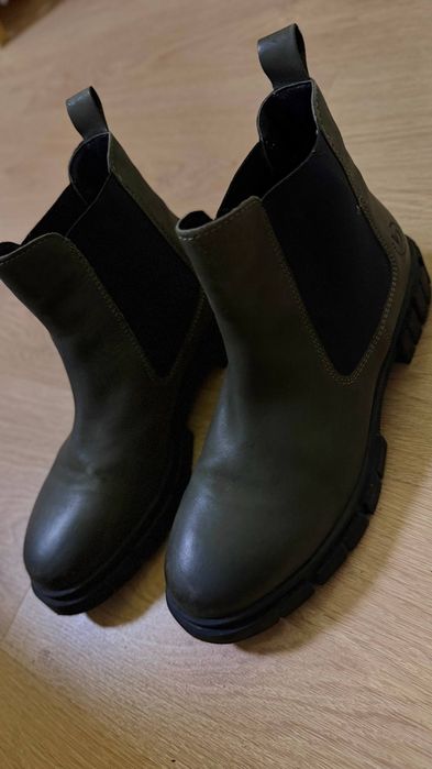 Взуття жіноче  bugatti 38 розмір оригінал, демісезон