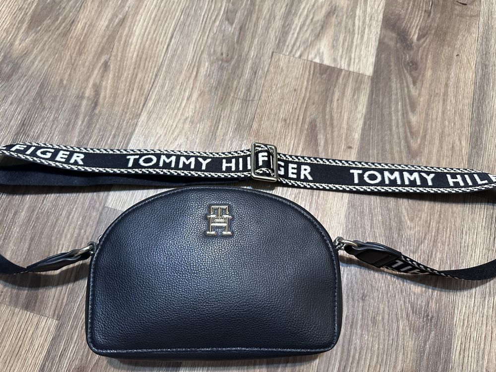 Сумка tommy hilfiger