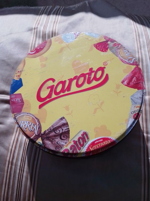 Aqui! Há Latas! Várias-House Crane Company,Bus M.Spencer outrosDesde2E