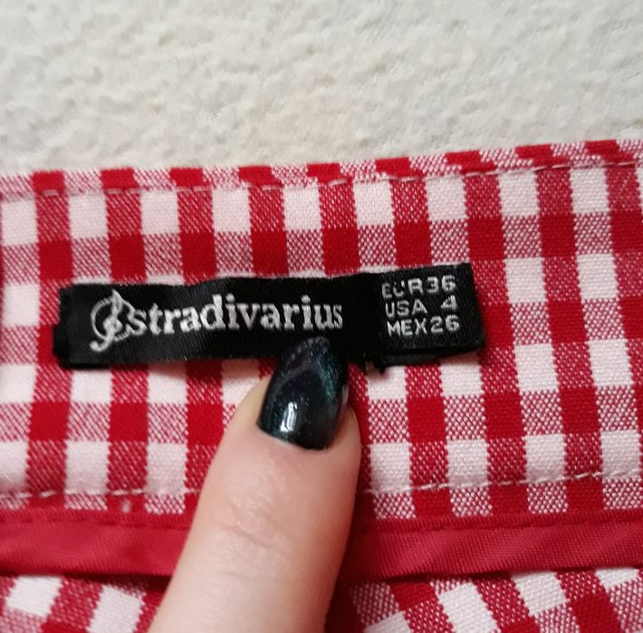 Женские брюки-сигареты брюки в клетку скинни Stradivarius 26-XS-S