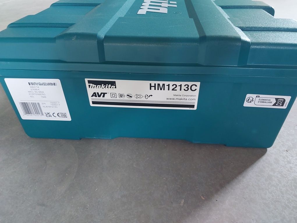Młot udarowy 1510W 18.6J makita Hm1213C SDS MAX AVT
