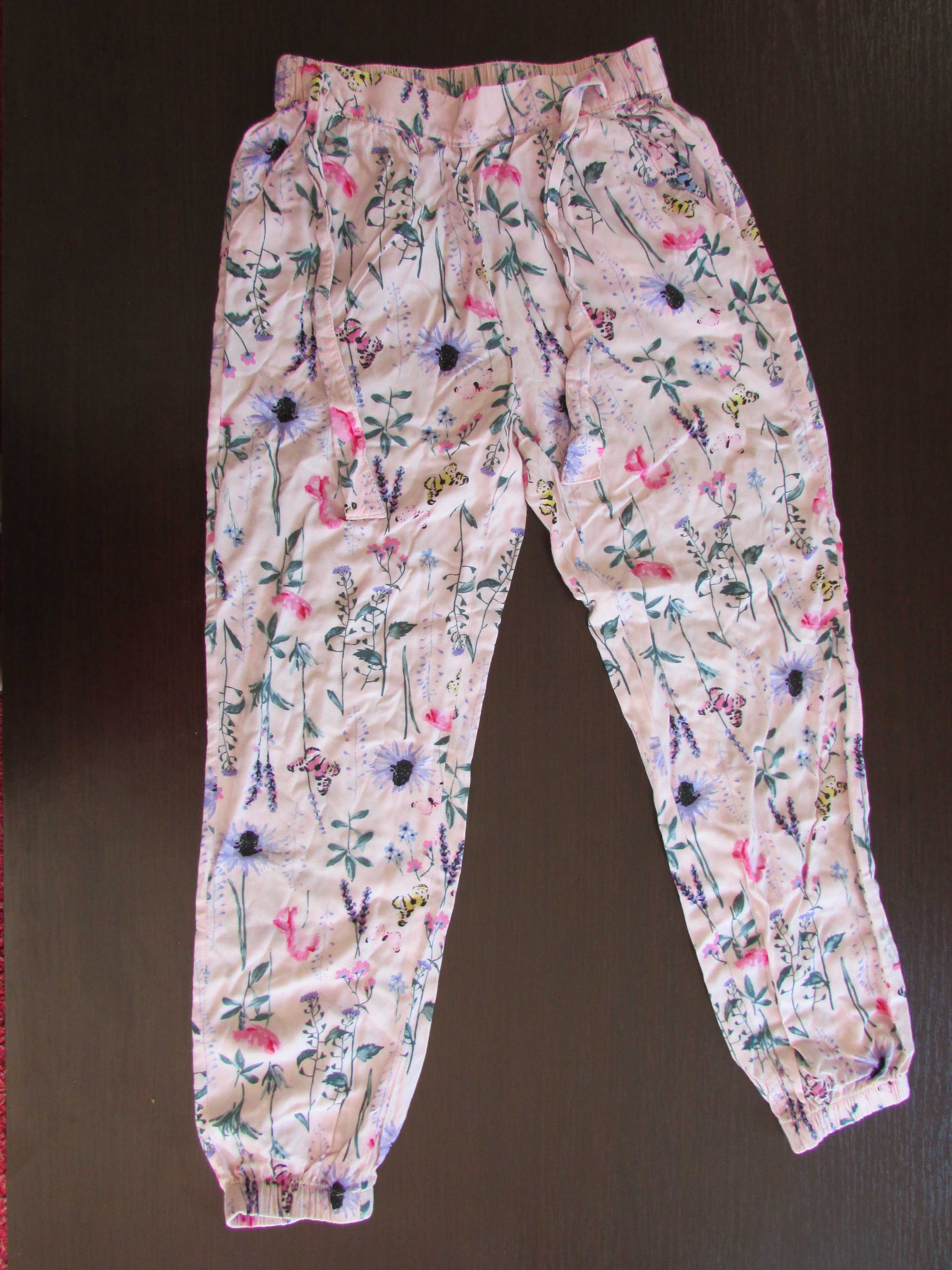 Letnie spodenki dziewczęce H&M rozmiar 134