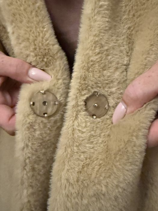 Plascz futrzany. Z lisem, nowy bez metki stan idealny.