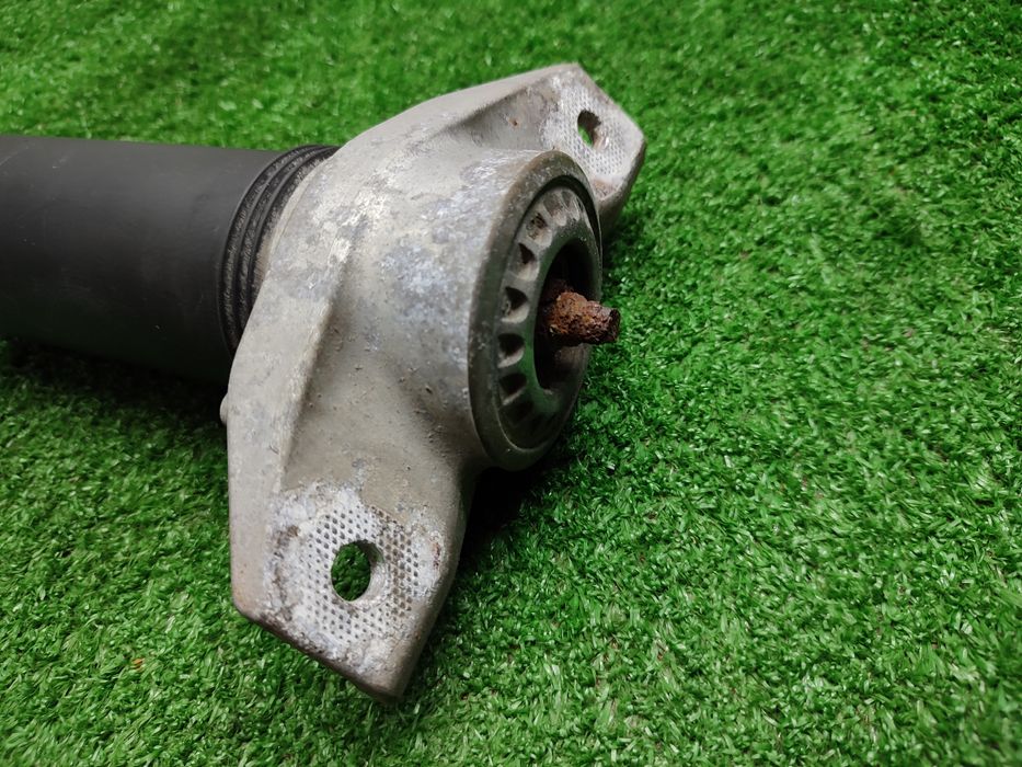 Амортизатор задній Nissan rogue t33 2.5 разборка ніссан рог т33