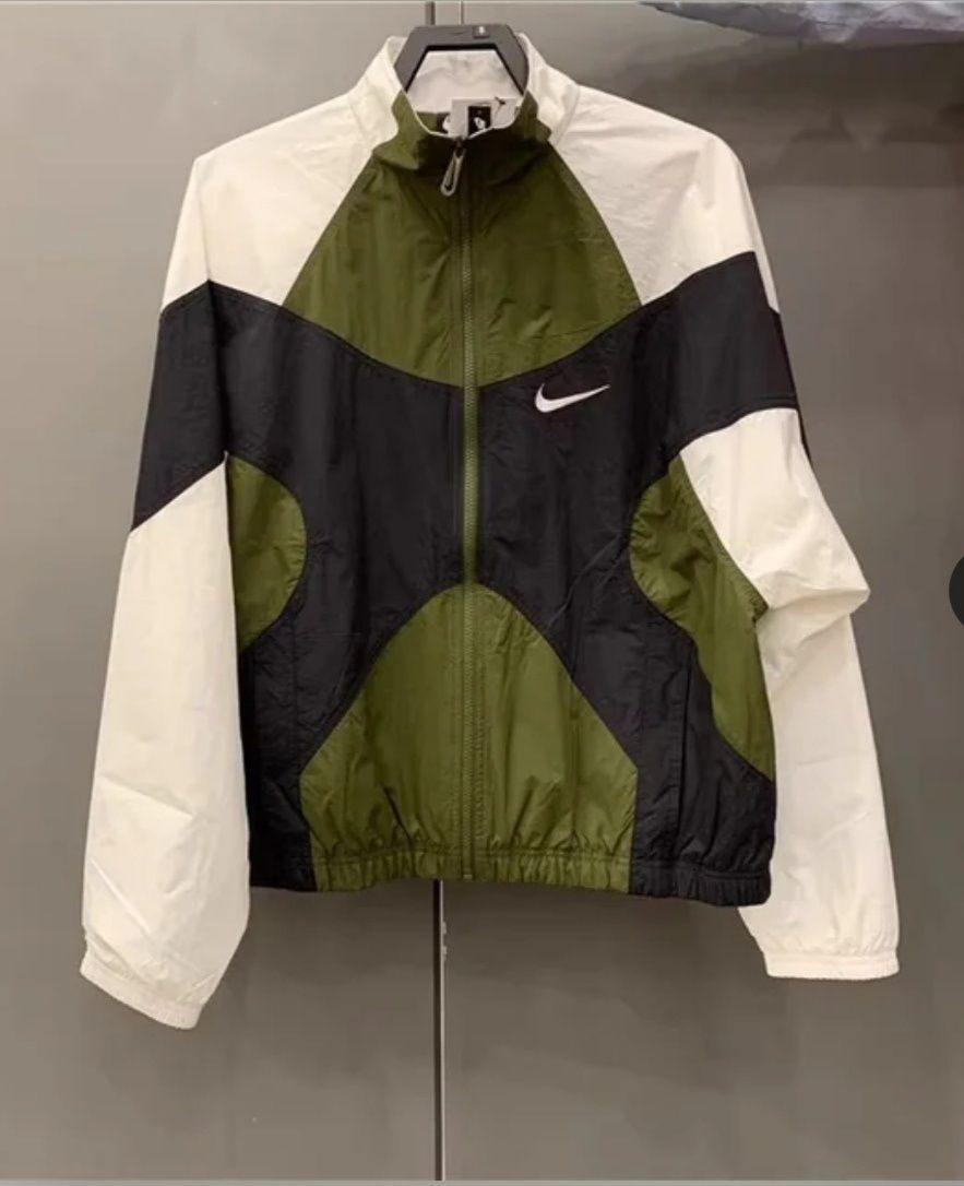 Вітровка    Nike