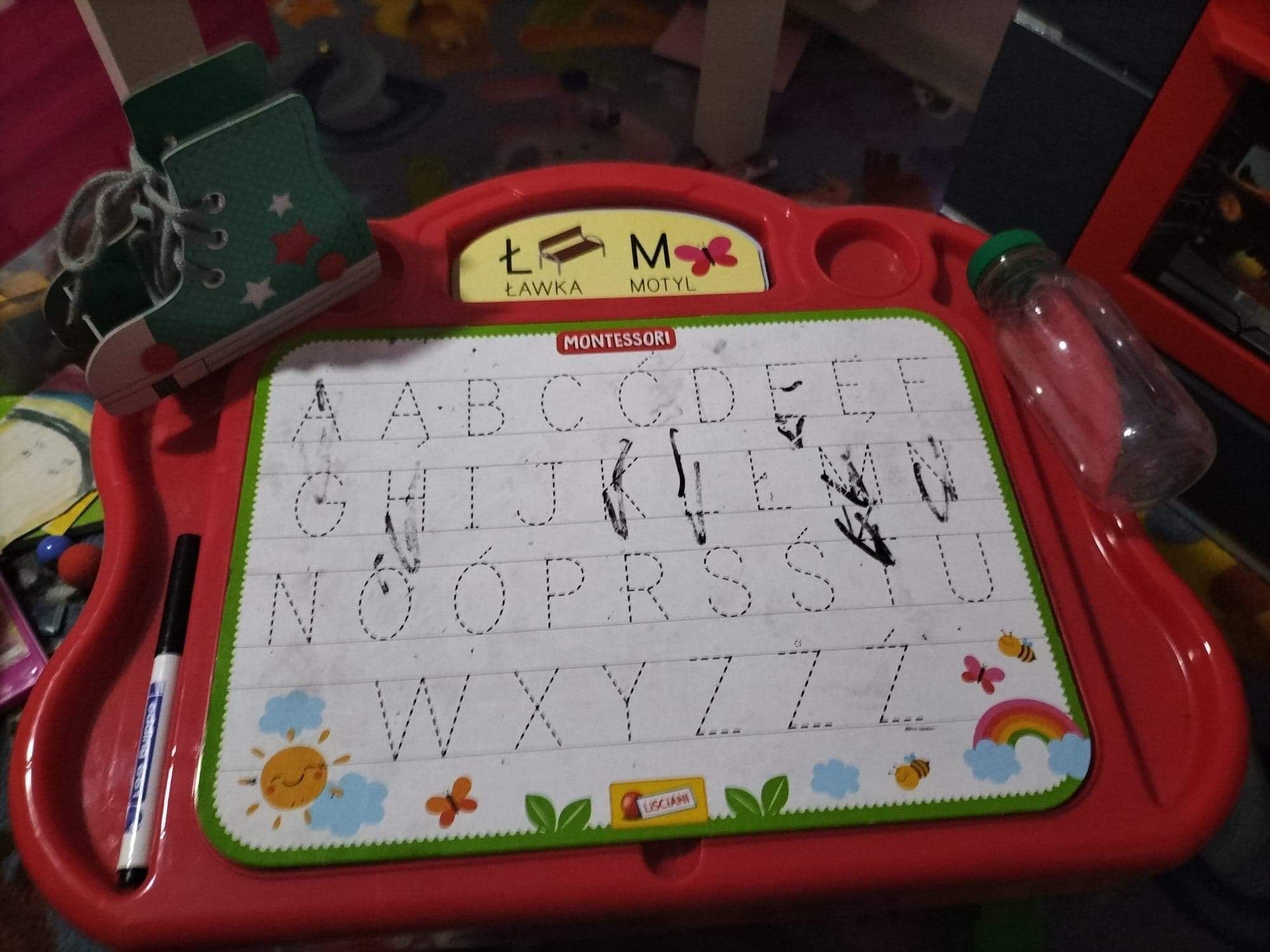 Moje pierwsze biurko Montessori