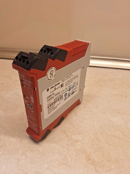 ALLEN-BRADLEY przekaźnik bezpieczeństwa GSR SI 24V DC 1.5A, 440R-S12R2