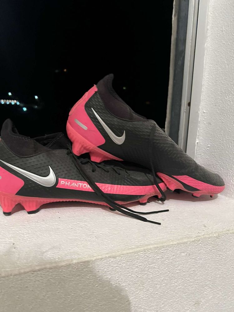 Chuteiras rosa da nike