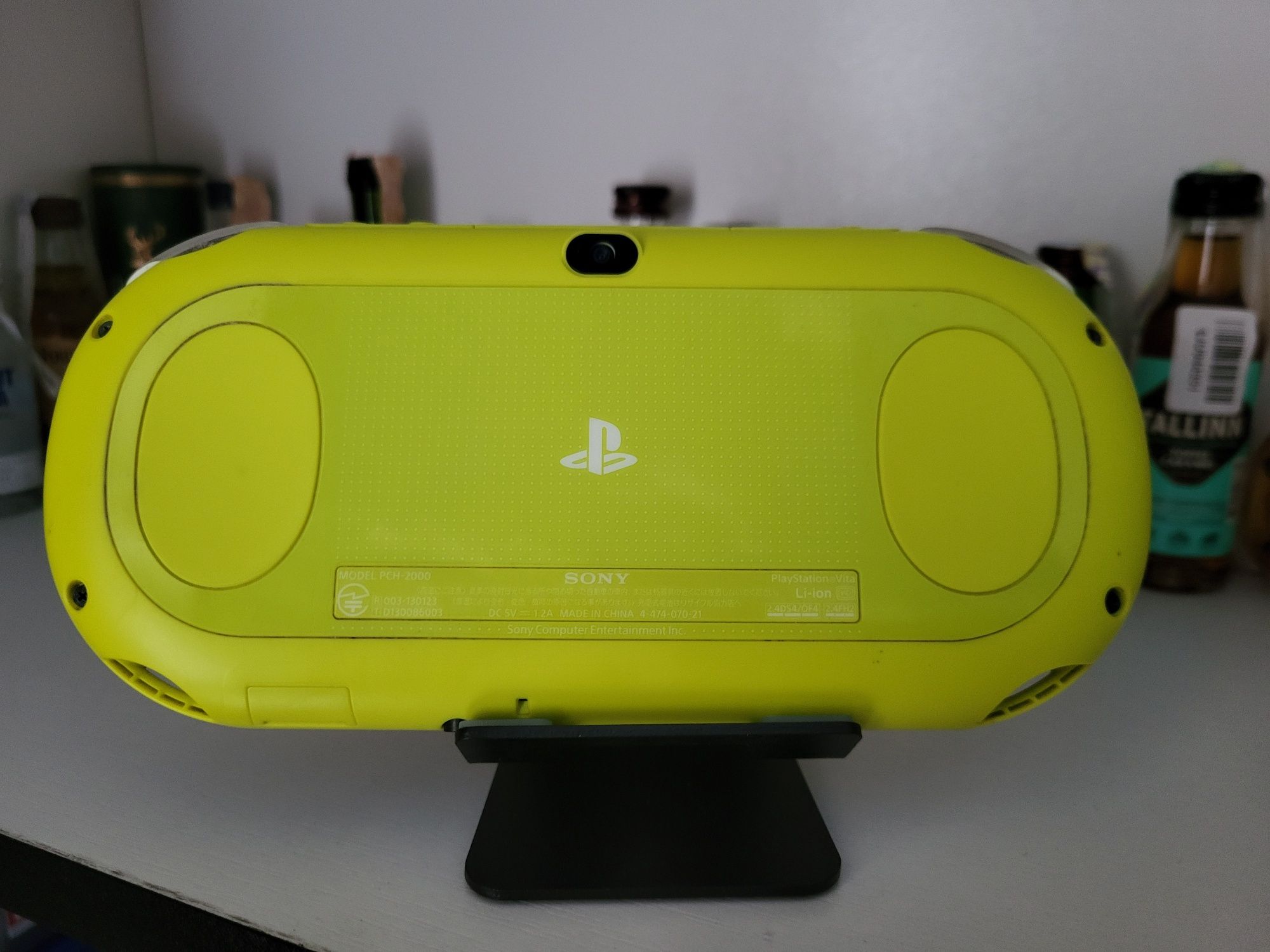 Продам PS Vita 2000 ( slim )