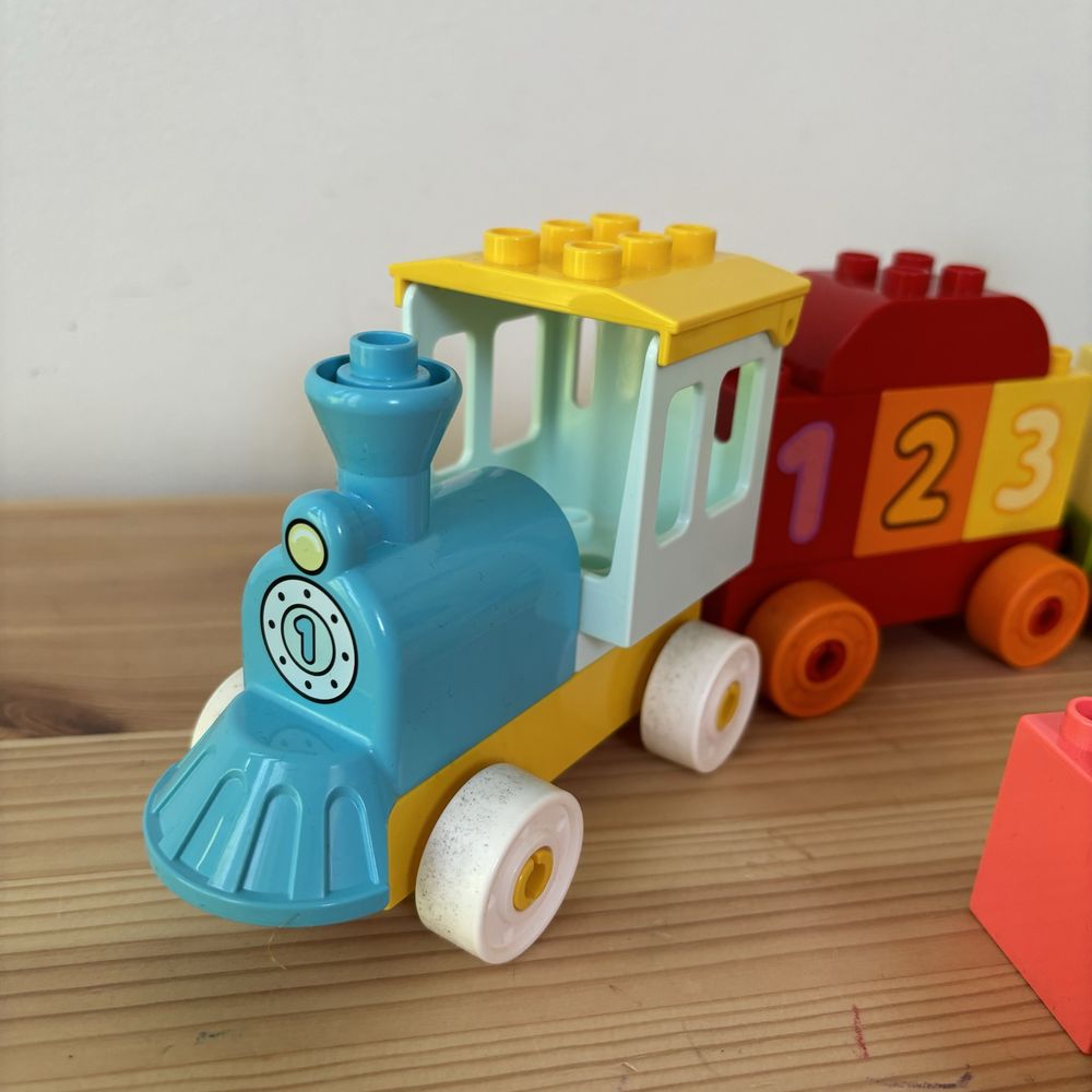 Duplo 10954 pociąg z cyferkami