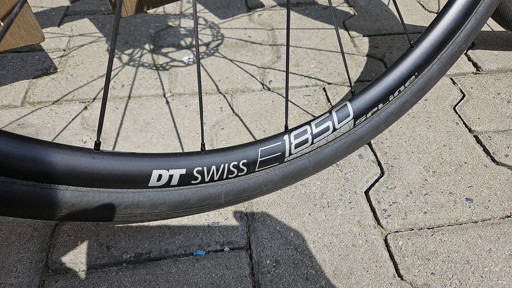 Koła DT swiss E1850 plus opony i tarcze

Swiss E 1850

ENDURO

Straigh