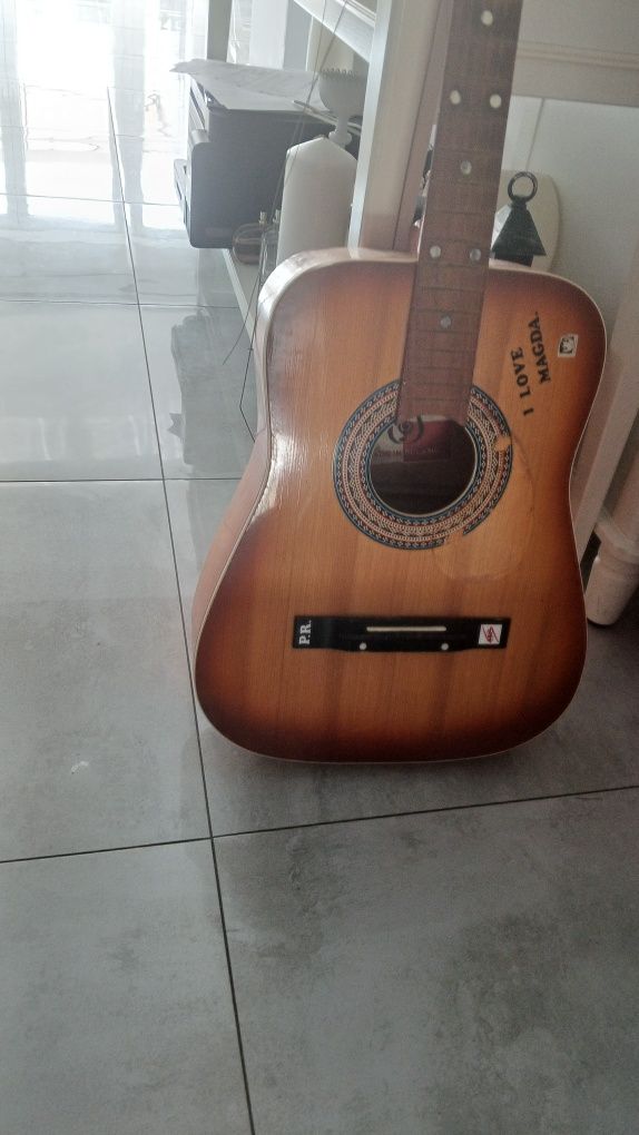 Gitara akustyczna