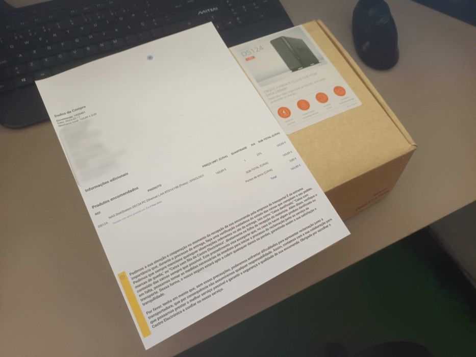 NAS Synology DS124 + disco de 4TB Novo com garantia.