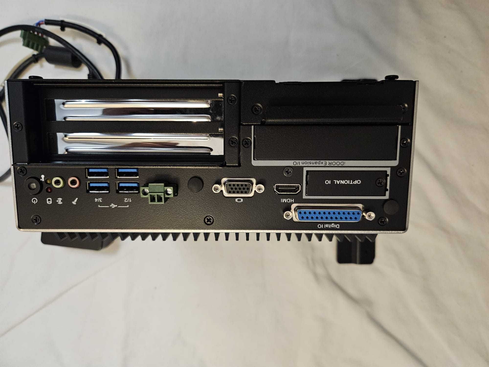 Komputer przemysłowy Advantech ARK-3520P-U8A1E Intel Core I5
