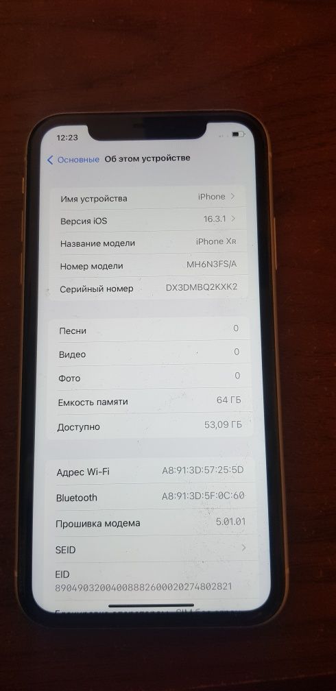 iPhone Xr wxite,64GB, A2105