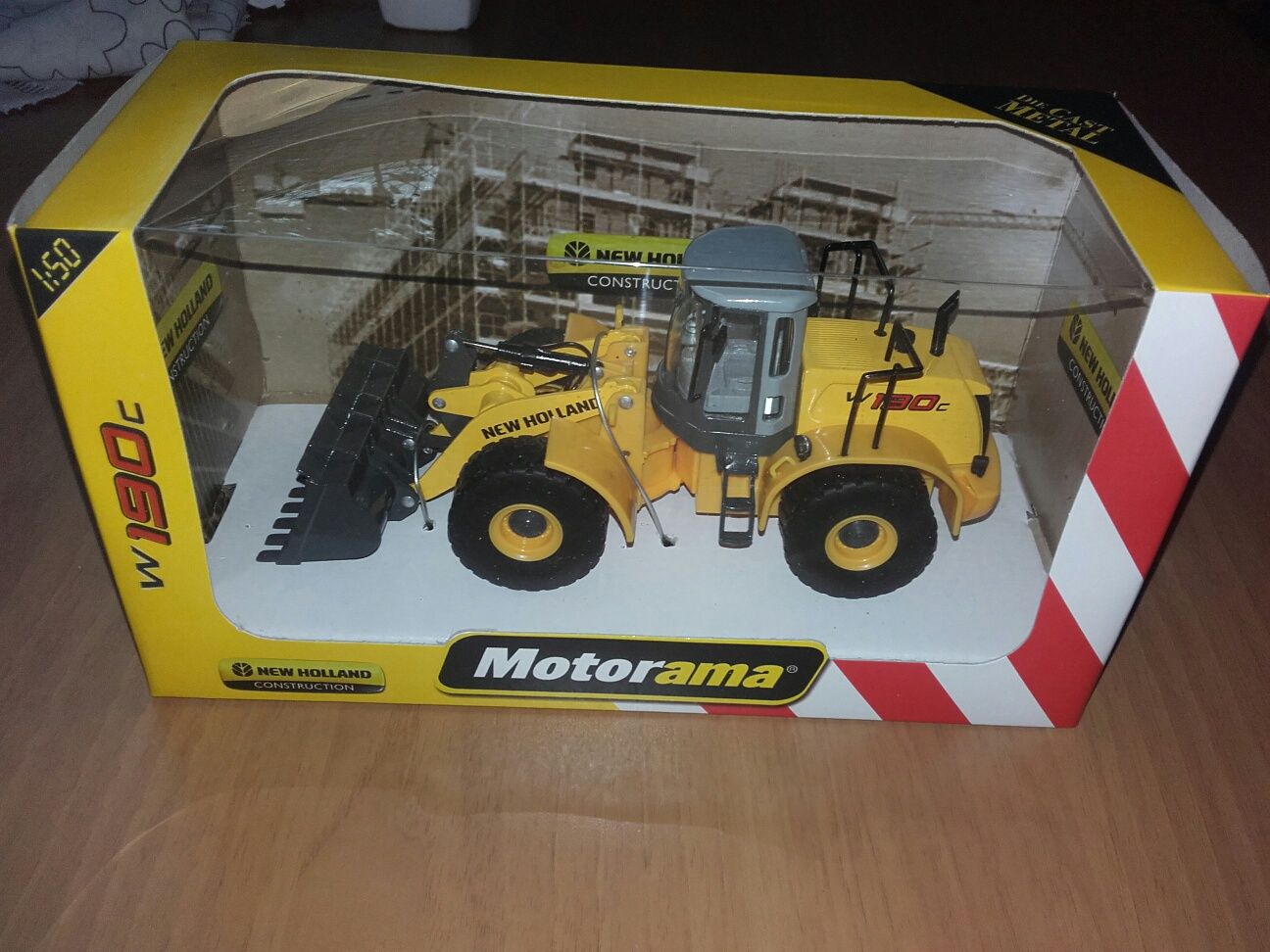 Ładowarka New Holland W190c - model kolekcjonerski Motorama - 1:50