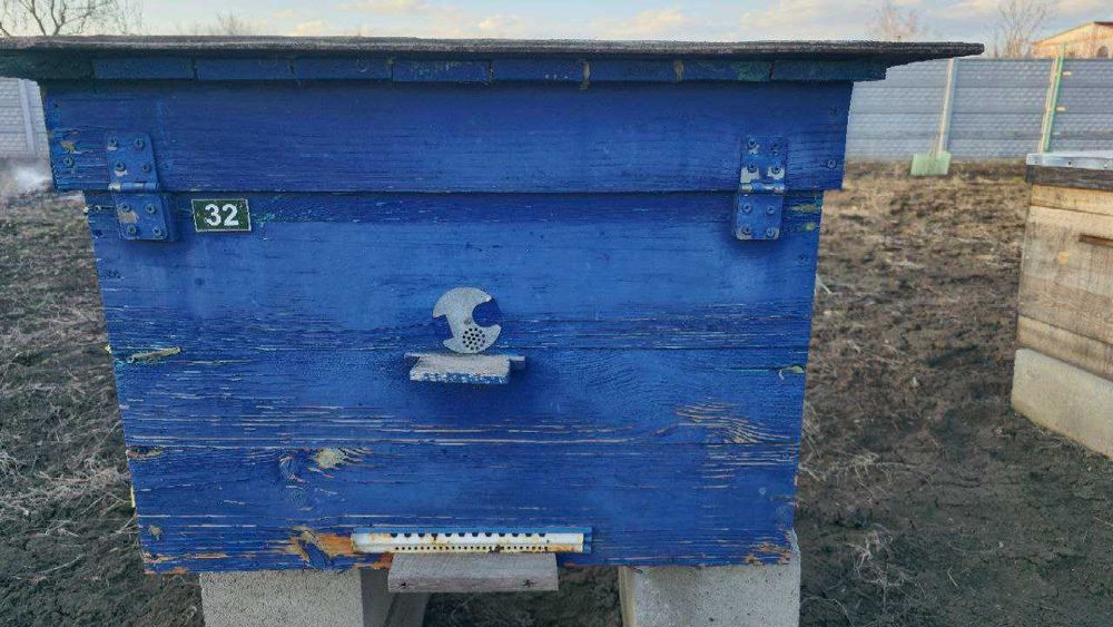 Продам вулики-лежаки нау 16, 28 рамок Б/в. Товщина стінки 45 - 50мм,