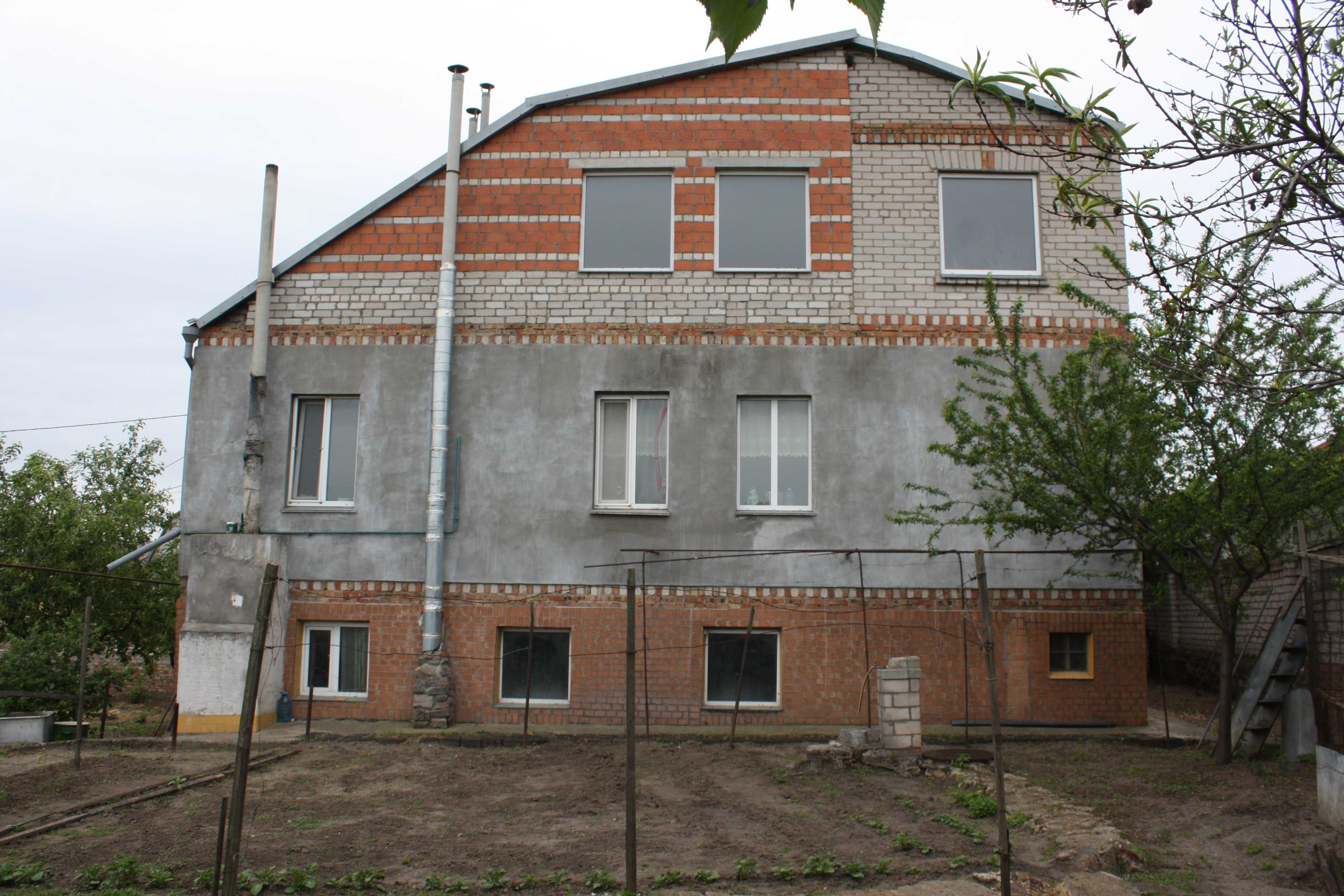 Продам великий цегляний будинок в Миколаєві