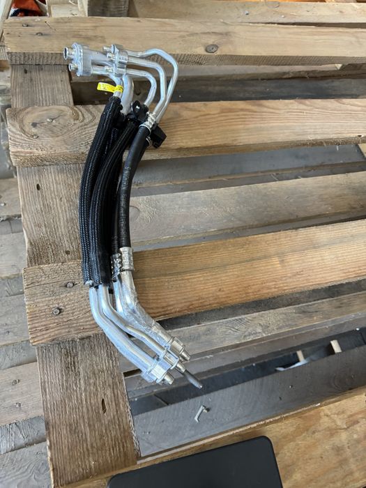 Трубки кондиціонера tesla model