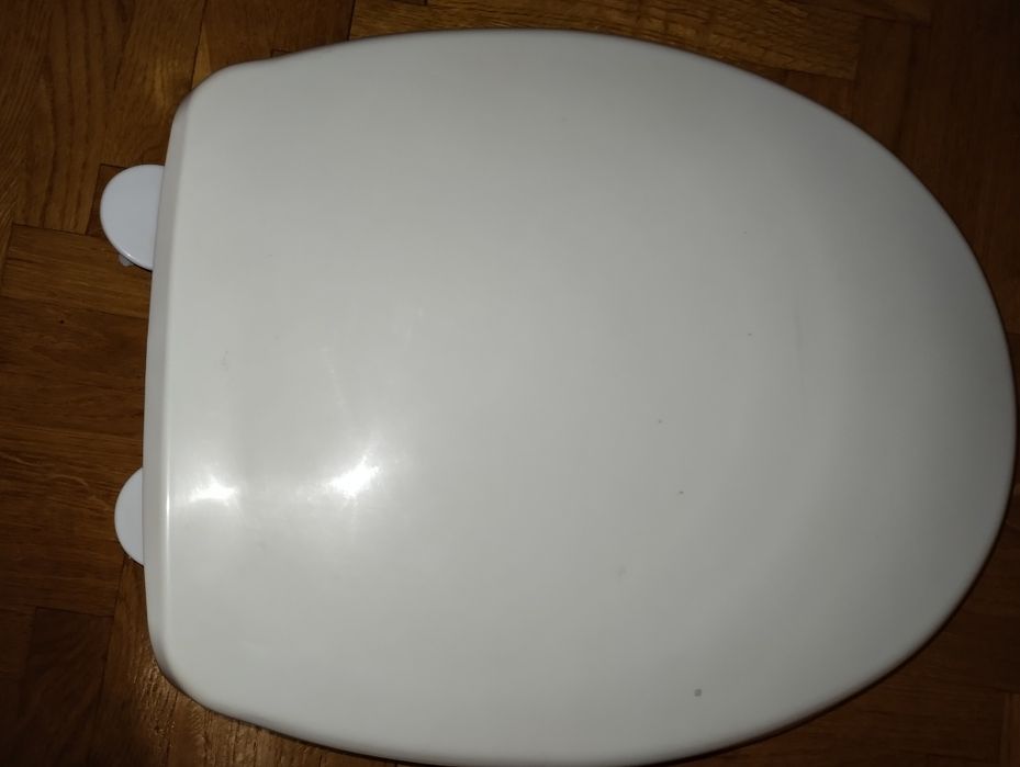 Кришка на унітаз