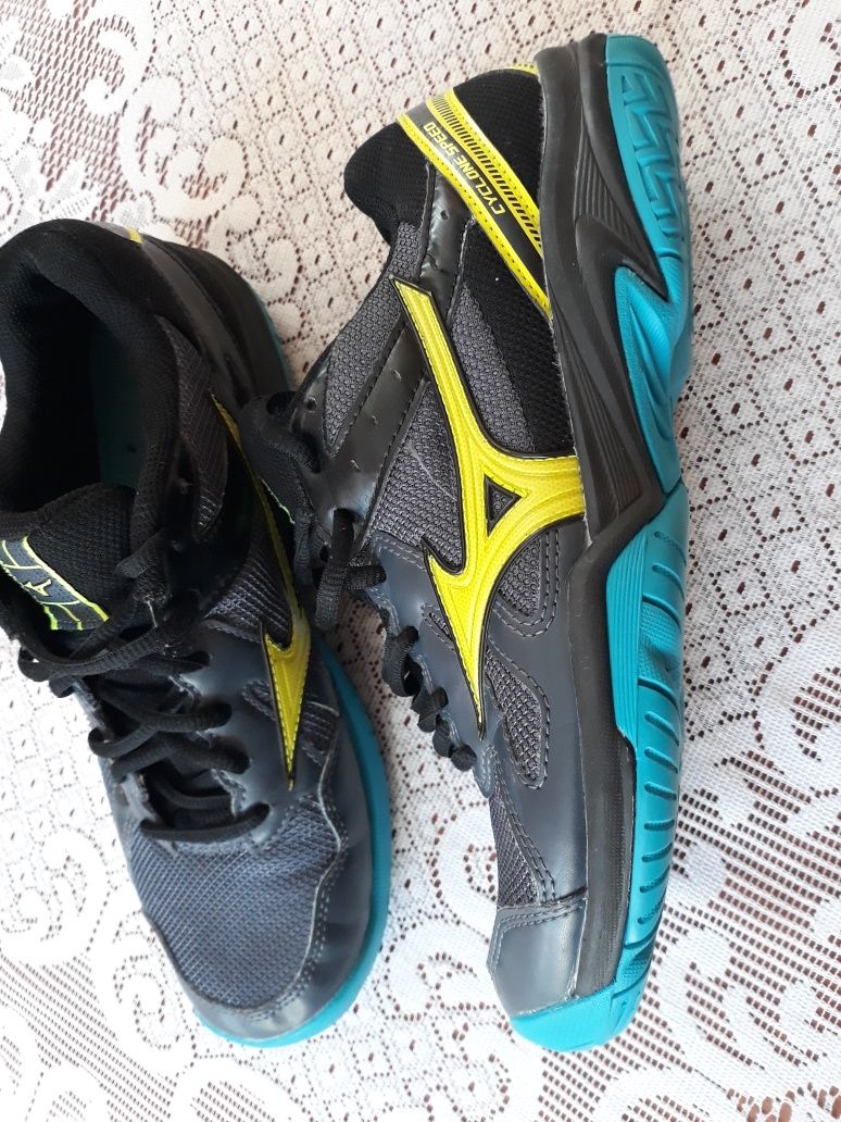 Mizuno Cyclone Speed Ombre r.39/25cm